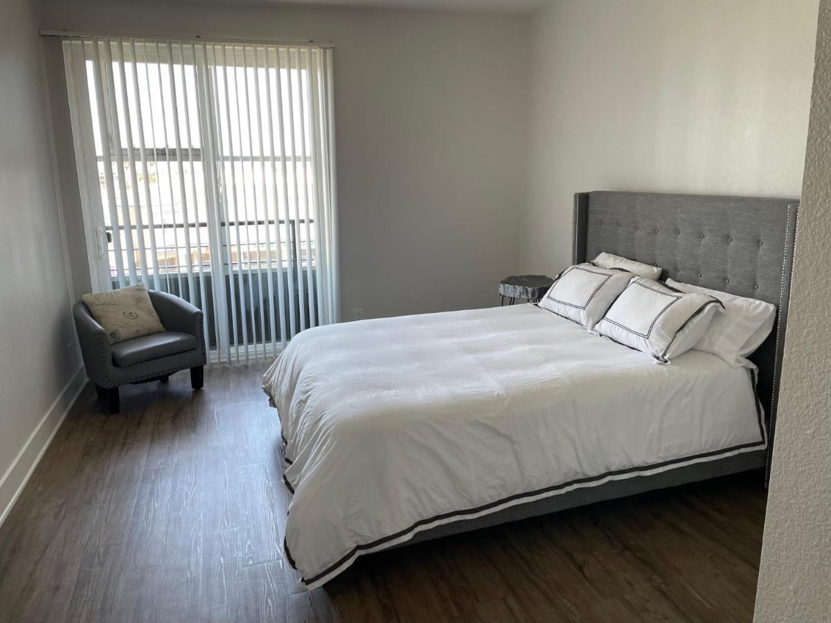 Villa Marina - Modern & Immaculate, Spacious, Gated Condo With Fireplace Pool, Gym, 2 Master Bedrooms Los Angeles Bagian luar foto