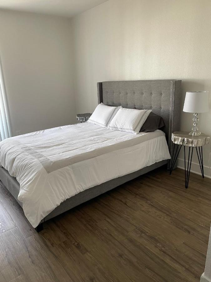 Villa Marina - Modern & Immaculate, Spacious, Gated Condo With Fireplace Pool, Gym, 2 Master Bedrooms Los Angeles Bagian luar foto