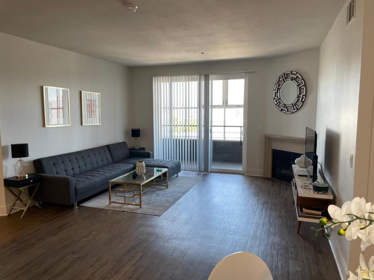 Villa Marina - Modern & Immaculate, Spacious, Gated Condo With Fireplace Pool, Gym, 2 Master Bedrooms Los Angeles Bagian luar foto