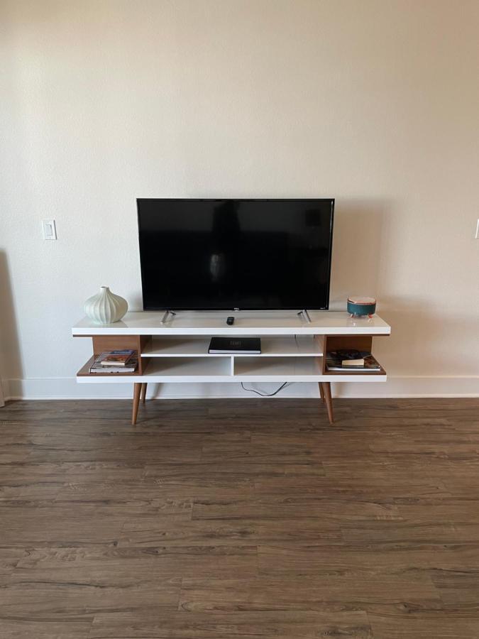 Villa Marina - Modern & Immaculate, Spacious, Gated Condo With Fireplace Pool, Gym, 2 Master Bedrooms Los Angeles Bagian luar foto