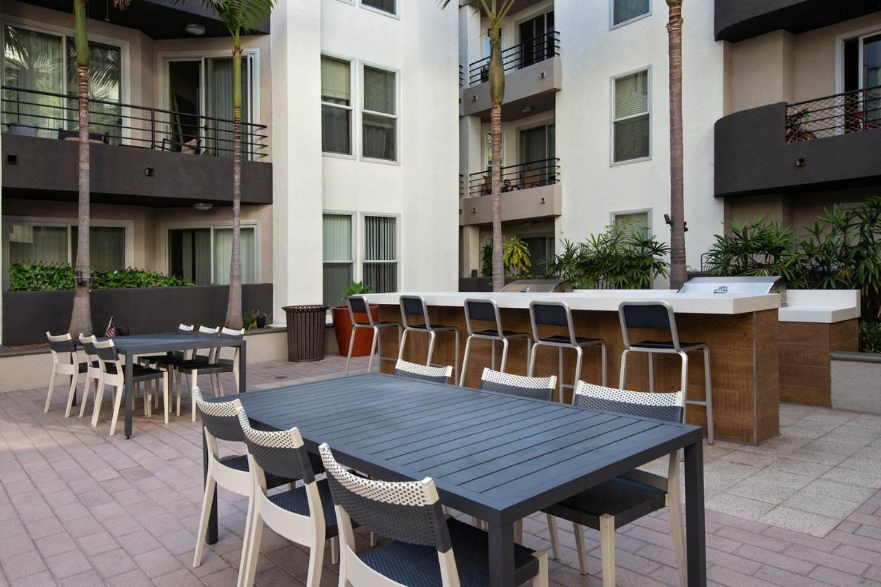 Villa Marina - Modern & Immaculate, Spacious, Gated Condo With Fireplace Pool, Gym, 2 Master Bedrooms Los Angeles Bagian luar foto